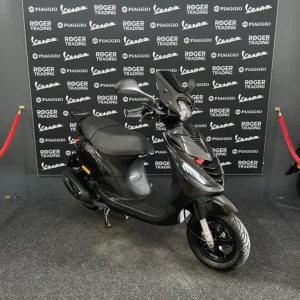 Piaggio Zip 50 - Moped - 2022 - 80ccm - Euro5 - Schwarz glänzend