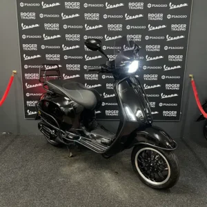 Vespa Sprint 50 - Moped - 2018 - Euro4 - Gloss Black