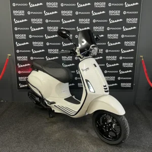 Vespa Sprint 50 - Moped - 2022 - Euro5 - Bianco Innocenza