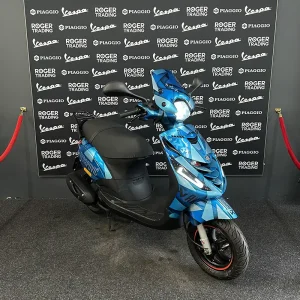 Piaggio Zip 50 - Moped - 2019 - Euro4 - Akra Custom Paintbrush Hood Set