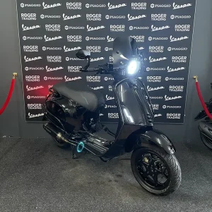 Vespa Sprint 50 - Brom - 2022 - Euro4 - Full Zelioni / Akrapovič / Malossi - Dream Machine